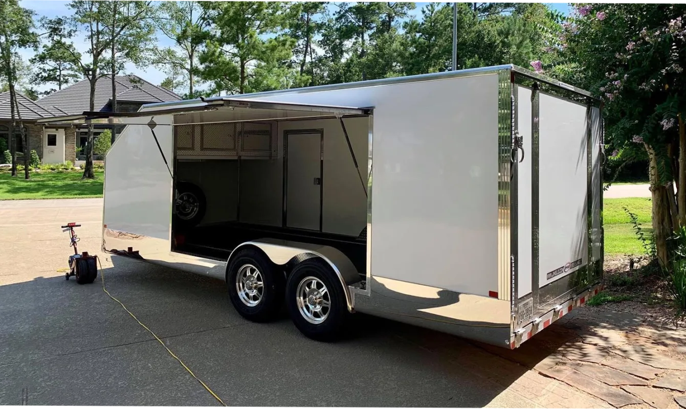 Home 12 JIMGLO-enclosed-trailer-outside